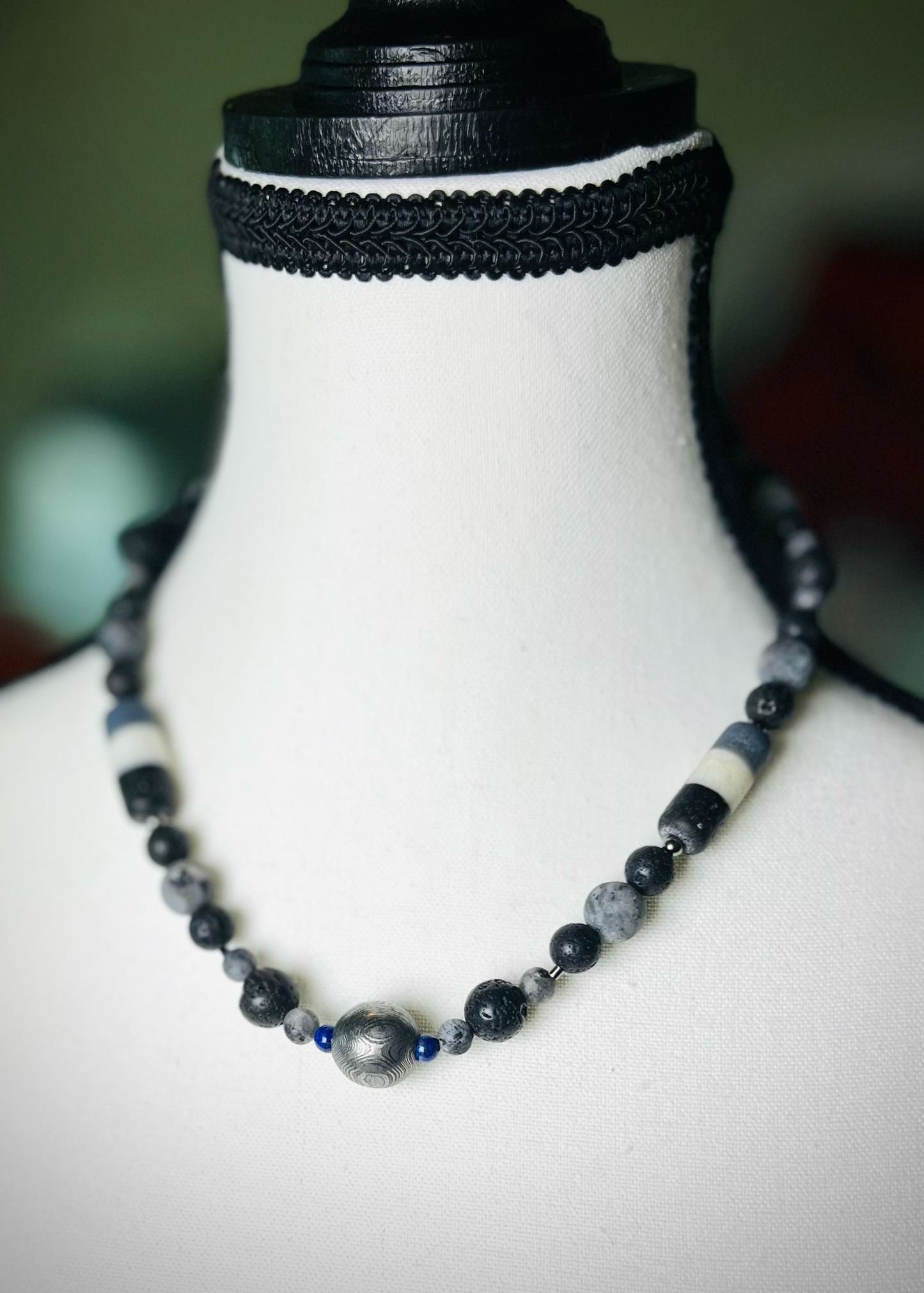 Obsidian Crest