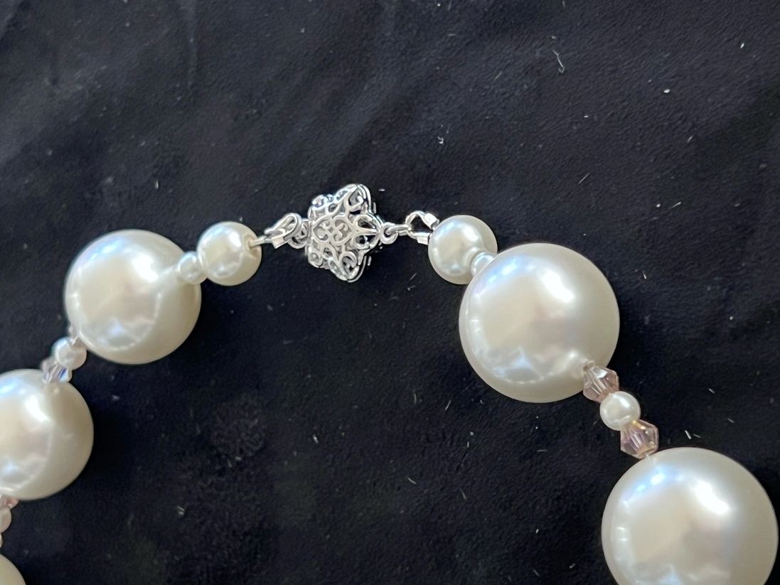 Pearls Before Cocktails